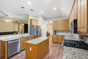 4013 Azalea Dr, Haltom City, TX 76137 - Photo 8