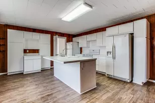 911 Clark St, Greenville, TX 75401 - Photo 6
