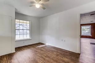 911 Clark St, Greenville, TX 75401 - Photo 4