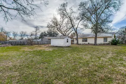 911 Clark Street, Greenville, TX 75401 - Photo 12