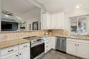 4404 Oak Brook Ct, Arlington, TX 76016 - Photo 12
