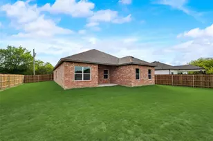 323 Cherry Point Dr, Palmer, TX 75152 - Photo 1
