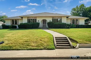 1315 Winding Brook Dr, DeSoto, TX 75115 - Photo 2