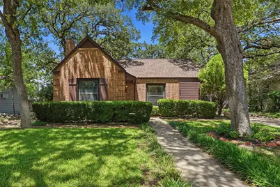 2113 Yucca Avenue, Fort Worth, TX 76111 - Photo 1