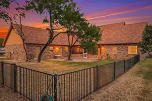910 Mallard Pointe Dr, Granbury, TX 76049 - Photo 28