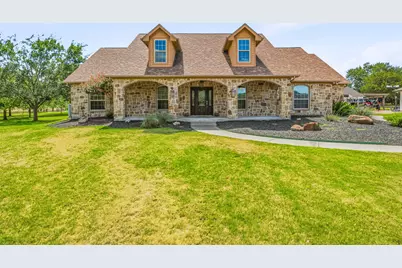 910 Mallard Pointe Drive, Granbury, TX 76049 - Photo 2