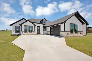 3217 Cobbler Ln, Joshua, TX 76058 - Photo 2