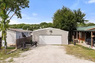 6623 Dayla Ct, Granbury, TX 76049 - Photo 2