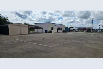 1404 N Stemmons Freeway, Sanger, TX 76266 - Photo 2