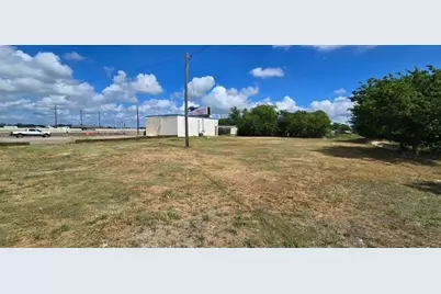 1404 N Stemmons Freeway, Sanger, TX 76266 - Photo 6
