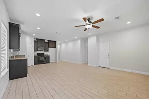 2911 Marshall St, Greenville, TX 75401 - Photo 4