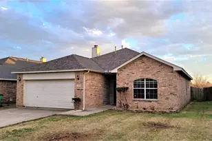 3408 Columbus St, Gainesville, TX 76240 - Photo 2
