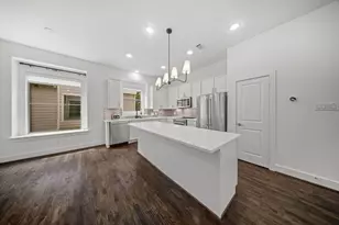 5811 Bryan Pkwy, Dallas, TX 75206 - Photo 2
