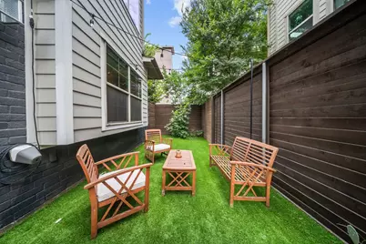 5811 Bryan Parkway #50, Dallas, TX 75206 - Photo 4