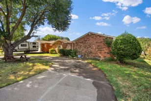 1801 Tameria Dr, Irving, TX 75060 - Photo 4