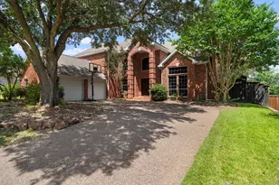 917 Hills Creek Dr, McKinney, TX 75072 - Photo 2