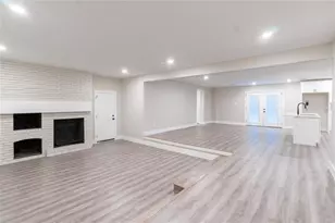 209 W 9th St, Kemp, TX 75143 - Photo 2