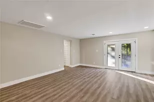 209 W 9th St, Kemp, TX 75143 - Photo 8