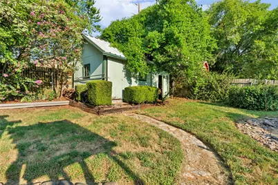 306 Woodlawn Drive, Keene, TX 76059 - Photo 32