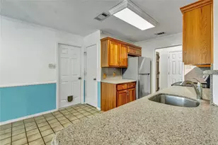 306 Woodlawn Dr, Keene, TX 76059 - Photo 12