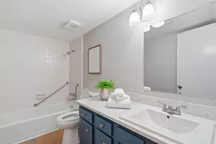 1401 Forest Edge Dr, Arlington, TX 76013 - Photo 12