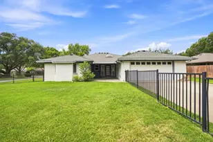 2005 Yorkstown Dr, Ennis, TX 75119 - Photo 6