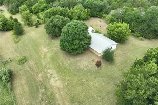 300 E 3rd St, Iredell, TX 76649 - Photo 2