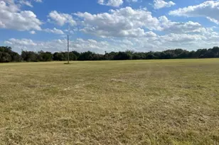 300 E 3rd St, Iredell, TX 76649 - Photo 4