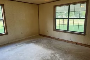 300 E 3rd St, Iredell, TX 76649 - Photo 18