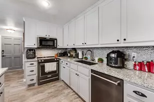 2668 Castanada Cir, Fort Worth, TX 76112 - Photo 14