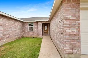 1434 Paint Brush Ct, Burleson, TX 76028 - Photo 2