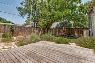 1043 N Edgefield Ave, Dallas, TX 75208 - Photo 24