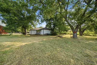 302 Gene Autry Drive, Tioga, TX 76271 - Photo 18
