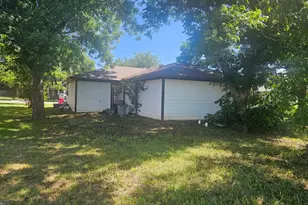 302 Gene Autry Dr, Tioga, TX 76271 - Photo 26
