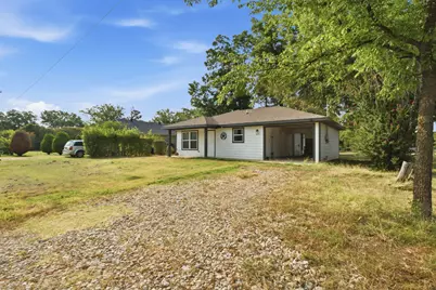 302 Gene Autry Drive, Tioga, TX 76271 - Photo 24
