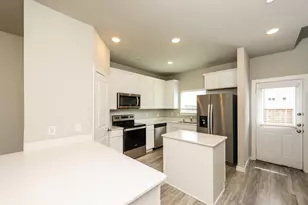 622 Ava Trl, Lewisville, TX 75057 - Photo 6