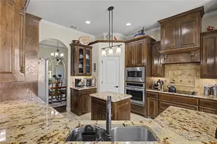 149 Meadow Arbor Dr, Weatherford, TX 76085 - Photo 4