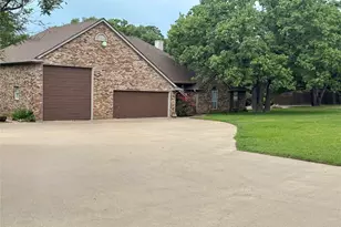 1408 Island Village Ct, Granbury, TX 76048 - Photo 4