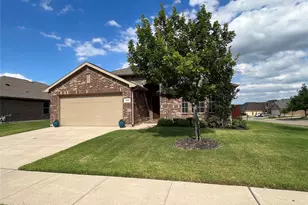 1300 Foxglove Ln, Burleson, TX 76028 - Photo 2