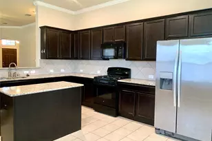1300 Foxglove Ln, Burleson, TX 76028 - Photo 6