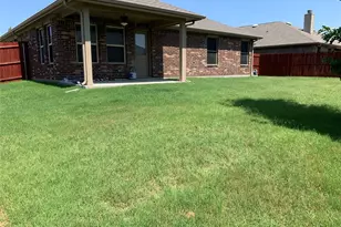1300 Foxglove Ln, Burleson, TX 76028 - Photo 16