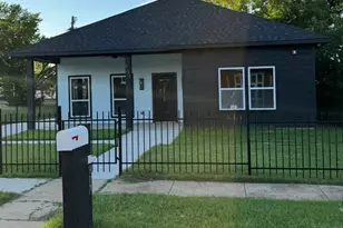 907 E Humbolt St, Fort Worth, TX 76104 - Photo 1
