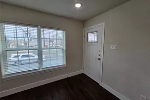 211 N Hampton Rd, Dallas, TX 75208 - Photo 2