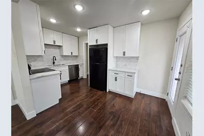 211 N Hampton Road, Dallas, TX 75208 - Photo 8