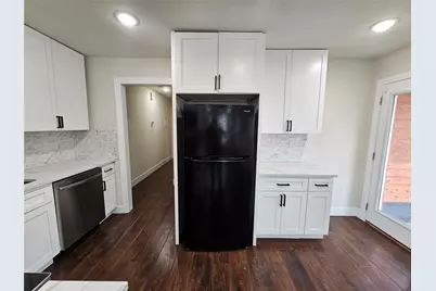 211 N Hampton Road, Dallas, TX 75208 - Photo 12