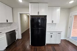 211 N Hampton Rd, Dallas, TX 75208 - Photo 12