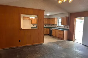 1707 15th St, Mineral Wells, TX 76067 - Photo 6