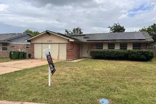 1707 15th St, Mineral Wells, TX 76067 - Photo 2