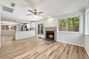 2216 Reverchon Dr, Arlington, TX 76017 - Photo 4