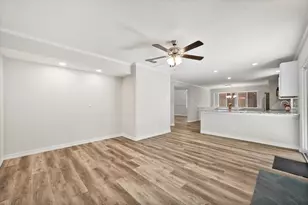 2216 Reverchon Dr, Arlington, TX 76017 - Photo 6